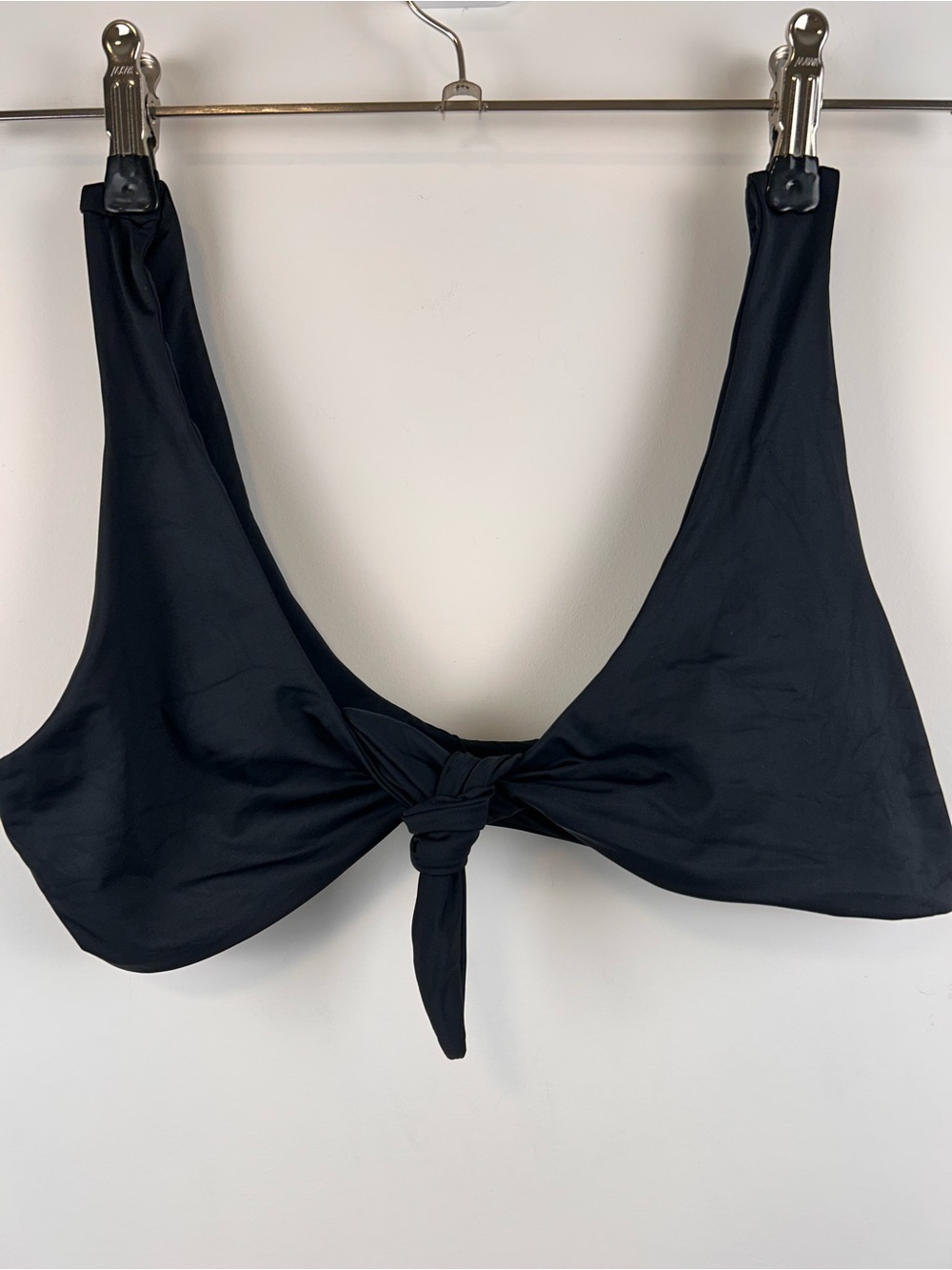 Dippin’ Daisy’s Black Tie Front Triangle Bikini Top Size Medium